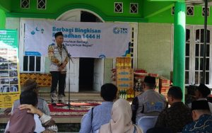YBM PLN Salurkan Ribuan Al Quran Braille dan Paket Sembako