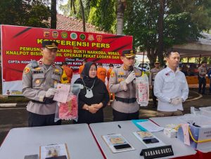 Beli Ganja Secara Online, Wanita Hamil dan 3 Orang Pria di Purwakarta Diringkus Polisi