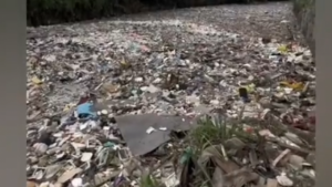 Viral Video Sampah Tutupi Sungai Citarum, Ridwan Kamil Kena Sentil Netizen