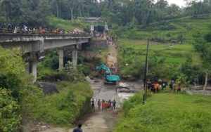 Jembatan Ambles di Cigalontang Tasikmalaya Siap Diperbaiki, Ini Targetnya