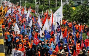 Ribuan Buruh Karawang Unjuk Rasa di Depan Istana Negara, Ini Tuntutannya