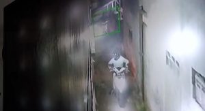 Aksi Nekat Seorang Pria di Purwakarta Mencuri Motor Terekam CCTV
