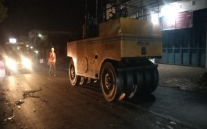 Cegah Kecelakaan, Dinas PUTR Cianjur Geber Pengaspalan Jalan Cilaku-Cibeber