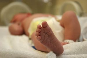 Geger Penemuan Bayi di Warkop Depok, Siapa Orangtuanya?