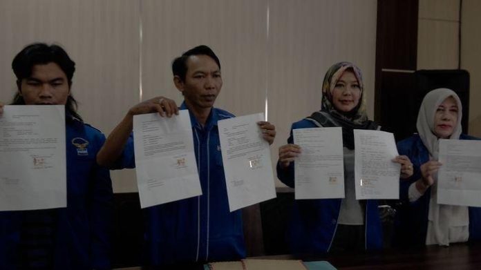 Kader dan pengurus Partai Demokrat di Purwakarta kompak mundur