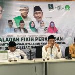 Pelaksanaan Bahsul Masail Kiai dan Bu Nyai se-Indonesia di Ponpes Al-Muhajirin, Purwakarta.