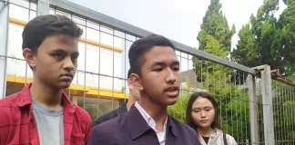 Perwakilan siswa SMAN 21 Bandung mendatangi kantor PT GTI