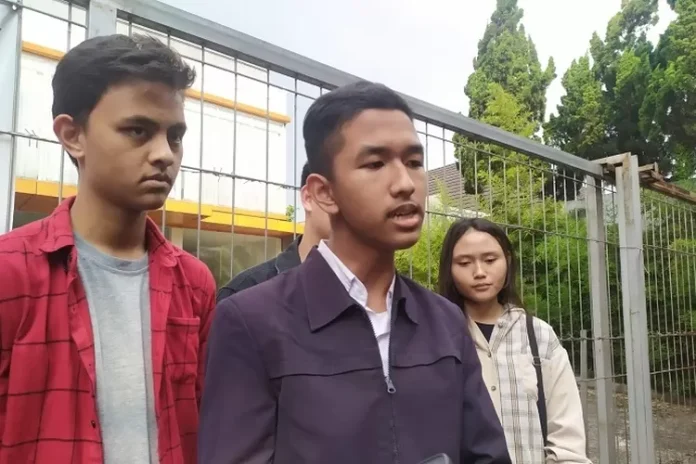 Perwakilan siswa SMAN 21 Bandung mendatangi kantor PT GTI
