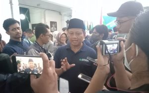 Uu Ruzhanul Ulum Minta Pemda di Bandung Raya Sediakan Mesin Penghancur Sampah