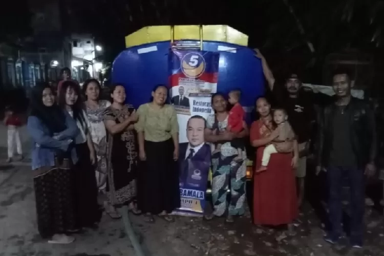 Warga Purwamekar Kesulitan Air Bersih, Partai NasDem Purwakarta Langsung Kirim Bantuan