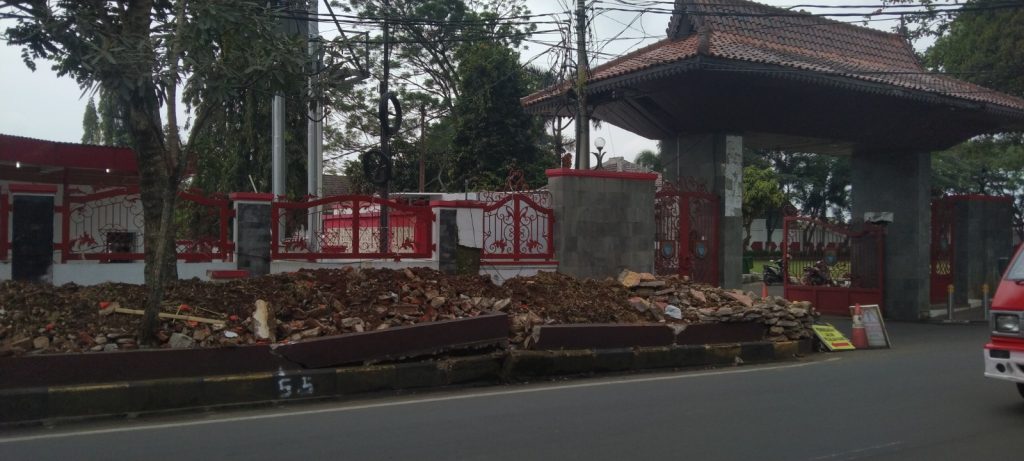Percantik Jantung Kota, PUTR  Cianjur Kebut Bangun Taman dan Trotoar