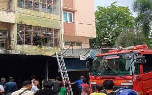 Rumah Makan Seafood di Medan Hangus Terbakar