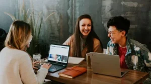 Lima Tips Agar Kamu Lebih Semangat Kerja di Hari Senin