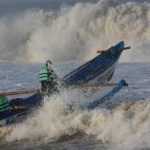 BMKG memprediksi adanya ancaman gelombang tinggi di pantai selatan Jawa Barat
