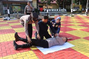 Antisipasi Kondisi Darurat, Anggota Polres Purwakarta Dilatih Keterampilan Ini