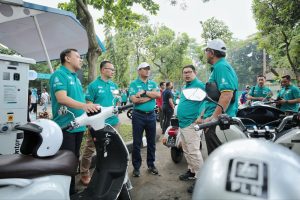 Menuju Green Life Style, Ratusan Motor Listrik di Kota Bandung Lakukan Konvoi