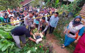 Warga Selaawi Garut Temukan Mayat Bayi Terbungkus Kain di Kebun