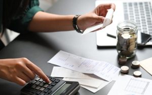 Ini Tujuh Tips Mengatur Keuangan Bulanan dengan Bijak, Paling Utama Bayar Utang!