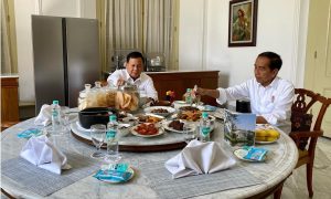 Presiden Jokowi makan siang bersama dengan Prabowo Subianto==