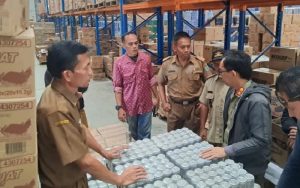 Ribuan Botol Miras Ilegal Berhasil Disita Satpol PP Kota Tasikmalaya