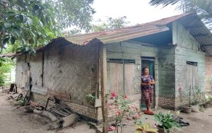 Kisah Janda Anak 3 di Serdang Bedagai Tinggal di Rumah Nyaris Ambruk, Anaknya Sampai Begini