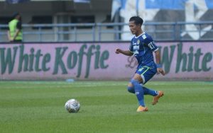 Dipinjamkan ke Dewa United, Ini Tanggapan Bek Persib Henhen Herdiana