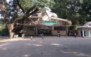 Kondisi Kebun Binatang Bandung Sepi Pasca Rencana Penyegalan