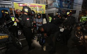 Begini Cara Polres Cianjur Tekan Berandalan Bermotor di Malam Hari