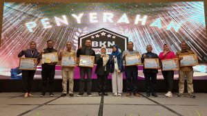 Badan Kepegawaian Nasional Anugrahkan Pemkot Bandung 8 Penghargaan