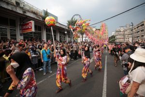 Ribuan Warga Bandung Turun Rayakan Parade Asian African Festival 2023