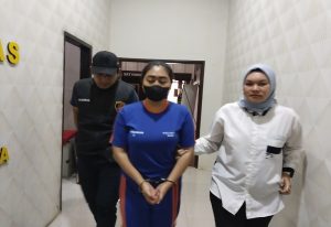 Sikat Uang Miliaran dari Investasi dan Arisan Online, Mamah Muda Cantik Asal Purwakarta Diringkus Polisi