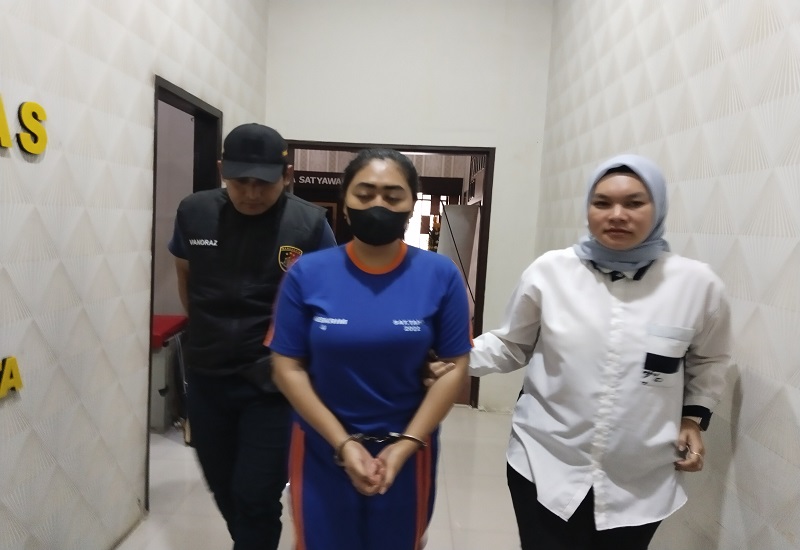 Sikat Uang Miliaran dari Investasi dan Arisan Online, Mamah Muda Cantik Asal Purwakarta Diringkus Polisi