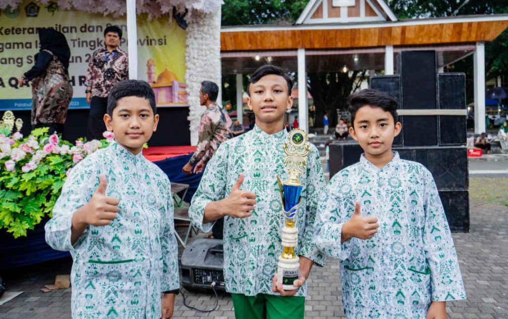 Kota Bandung Raih Juara Umum Pentas PAI Jenjang SD Tingkat Jabar 2023