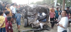 Minibus Ringsek Ditabrak Kereta Api di Serdang Bedagai, Dua Penumpang Luka Ringan