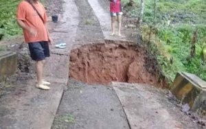 Diguyur Hujan Deras, Jembatan Penghubung Antar Desa di Pangandaran Putus