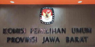 Seleksi calon anggota KPU Jawa Barat dianggap bermasalah.