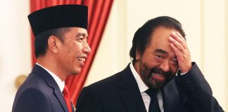 Presiden Jokowi dan Ketua Umum Partai NasDem Surya Paloh di Istana Negara,.