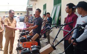 Serahkan Mesin Pertanian ke Petani, Darma Wijaya Ingin Produksi Padi di Serdang Bedagai Meningkat