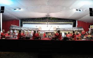 Pagelaran Wayang Kulit di Bandung: Lakon Kresno Jumeneng Ratu, Perjalanan Rakyat Jadi Raja