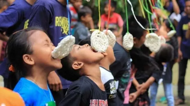 Ternyata, Begini Loh Sejarah Lomba Makan Kerupuk Setiap Agustusan