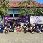 Foto bersama mahasiswa/mahasiswi Undip dengan murid SDN Cangkol 2, Lemahwungkuk, Kota Cirebon dalam kegiatan GUM atau Gerakan Undip Mengajar Jilid XI (Foto: Universitas Dipenogoro)