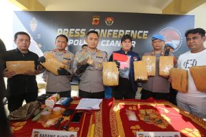 Polres Cianjur Gagalkan Peredaran Ganja dan Sabu, Segini Barang Buktinya