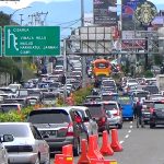 Kemacetan kerap terjadi di jalur puncak Bogor