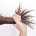 Mengatasi rambut kering secara mandiri (1)