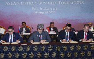 Kembangkan Sistem Interkoneksi Antar Negara, PLN Gandeng Dua Perusahaan Listrik Malaysia