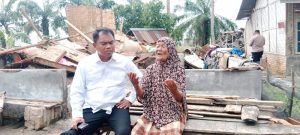 Seorang Lansia di Serdang Bedagai Diselamatkan Cucu Saat Rumahnya Diterjang Puting Beliung