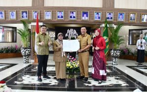 Barnas Adjidin Gantikan Ida Wahida Jadi Sekretaris DPRD Provinsi Jabar