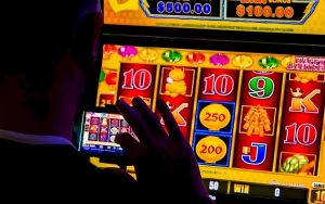 Polda Jabar Tangkap Sindikat Judi Online Jaringan Kamboja, Dua Tersangka Terancam 10 Tahun Penjara