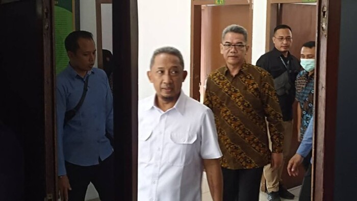 Mantan Wali Kota Bandung Yana Mulyana saat menjalani persidangan
