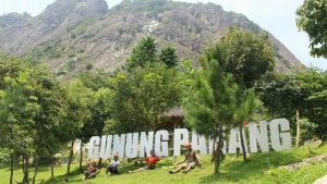 Objek Wisata Gunung Parang menjadi salah satu lokasi wisata yang ditutup sementara oleh Pemkab Purwakarta